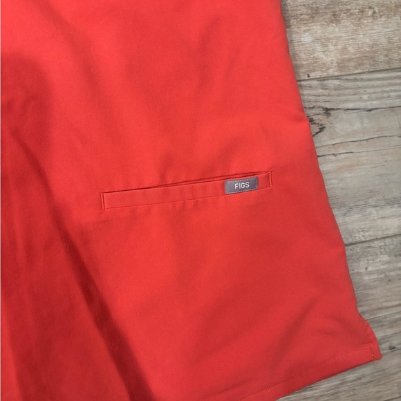 Figs Catarina One Pocket Scrub Top Terracotta Medium Limited Edition - Picture 4 of 7